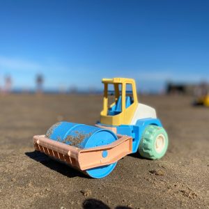 Bioplastic toys - road roller.